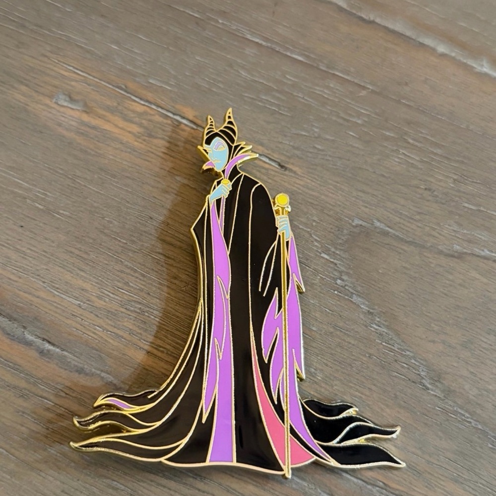 DLP Jumbo Pin - Maleficent -  2020  LE 125 of 400